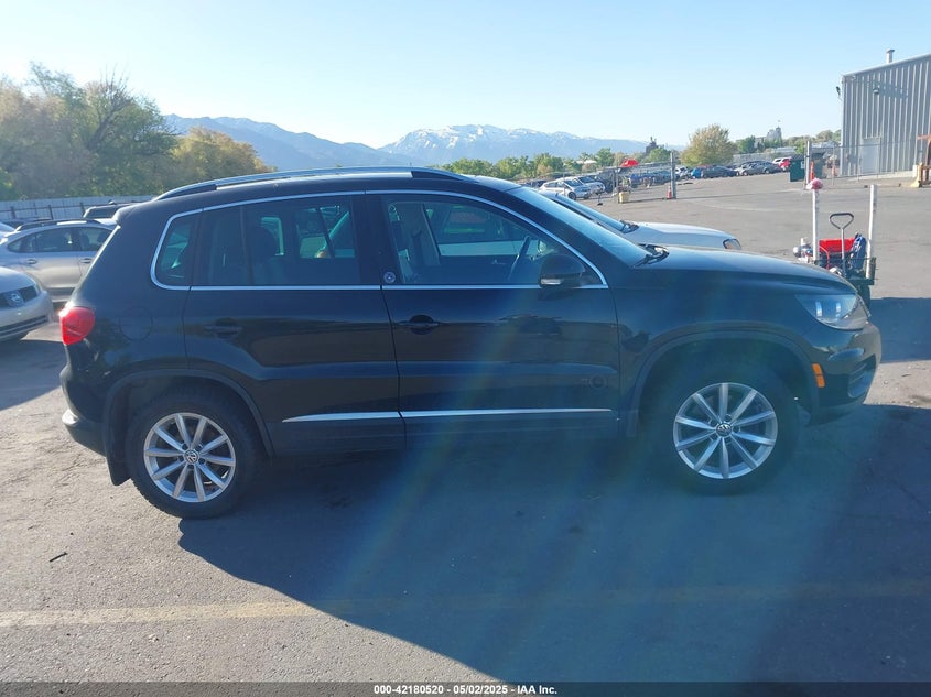 2017 VOLKSWAGEN TIGUAN VIN: WVGSV7AX3HW509437