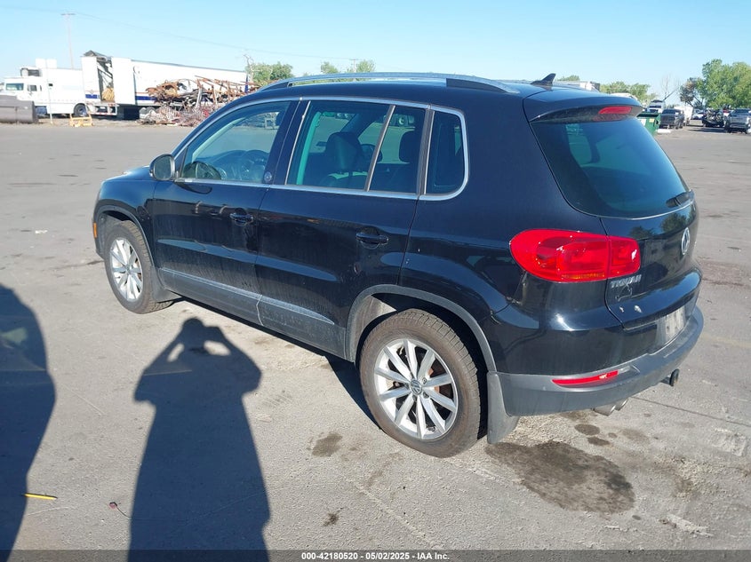 2017 VOLKSWAGEN TIGUAN VIN: WVGSV7AX3HW509437
