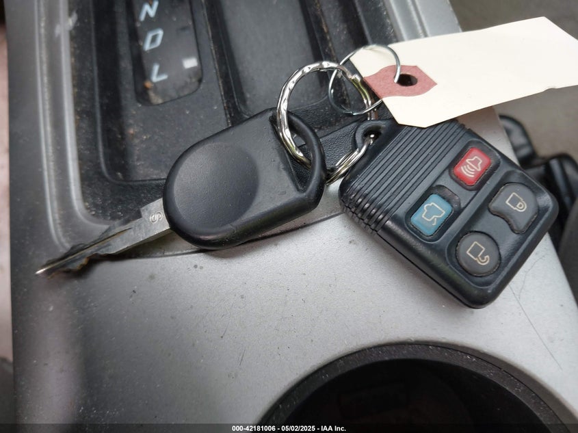 2008 FORD FOCUS VIN: 1FAHP35NX8W285454