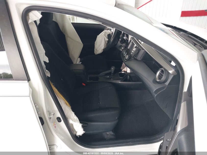 2018 TOYOTA RAV4 VIN: JTMZFREV3JJ187597