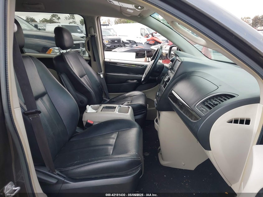 2015 CHRYSLER TOWN & COUNTRY VIN: 2C4RC1BGXFR655330