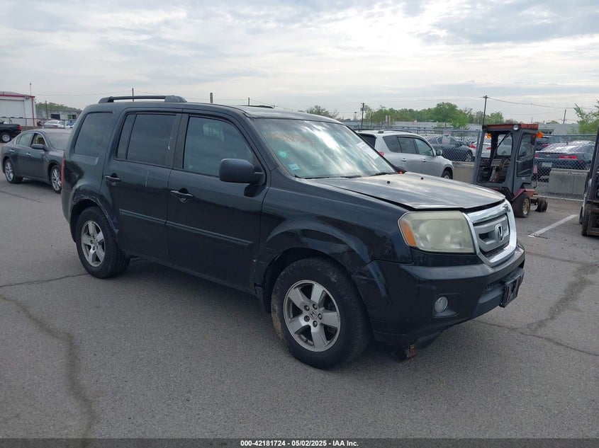 2011 HONDA PILOT VIN: 5FNYF4H61BB078003