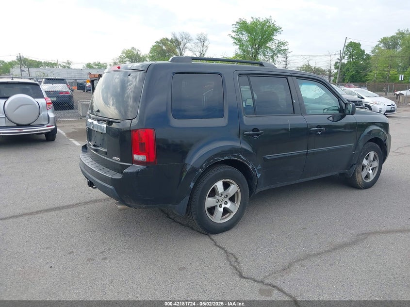 2011 HONDA PILOT VIN: 5FNYF4H61BB078003