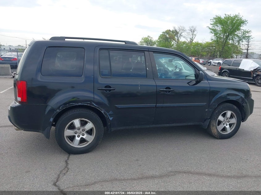 2011 HONDA PILOT VIN: 5FNYF4H61BB078003