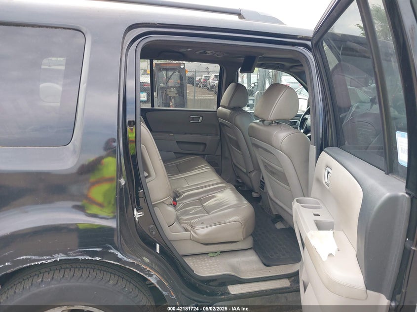2011 HONDA PILOT VIN: 5FNYF4H61BB078003
