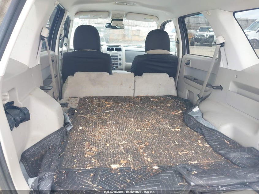 2011 FORD ESCAPE VIN: 1FMCU0D70BKA87572