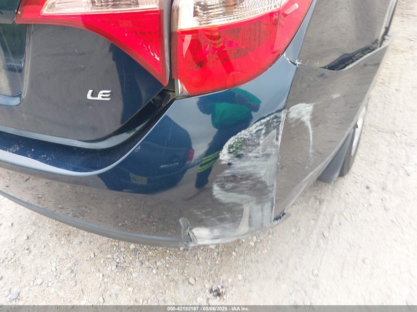VIN 2T1BURHE2KC125981 2019 TOYOTA COROLLA LE