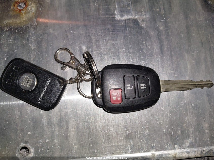 2015 TOYOTA RAV4 LE - JTMBFREV8FJ034352