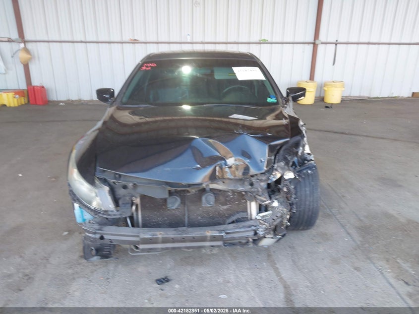 2011 HONDA ACCORD VIN: 1HGCS1B8XBA009285