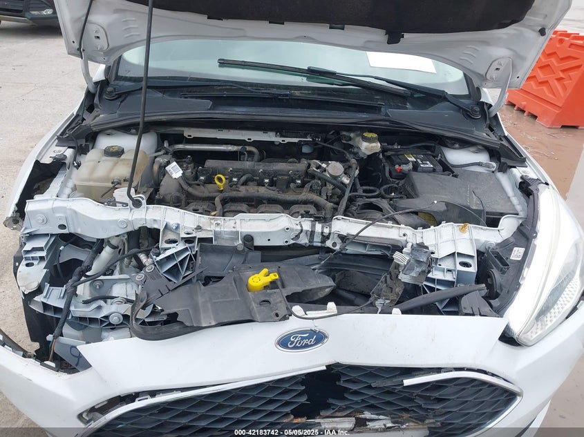 VIN 1FADP3F2XHL291050 2017 FORD FOCUS SE
