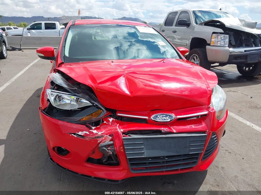 2014 FORD FOCUS VIN: 1FADP3K26EL272125