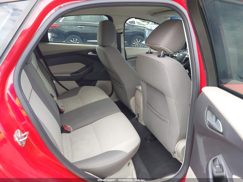 2014 FORD FOCUS VIN: 1FADP3K26EL272125