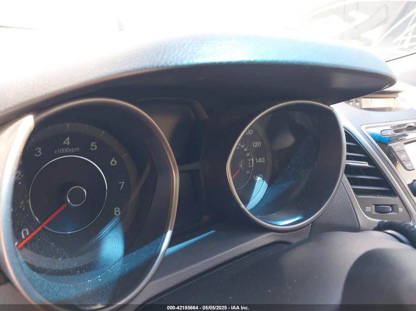 2014 HYUNDAI ELANTRA VIN: 5NPDH4AE4EH466469