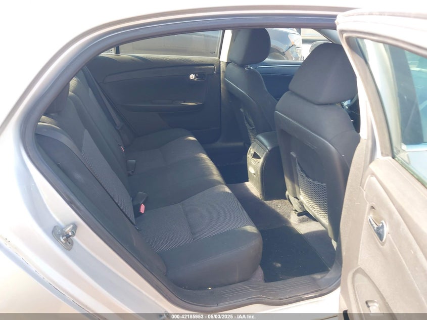2011 CHEVROLET MALIBU VIN: 1G1ZC5E10BF124615