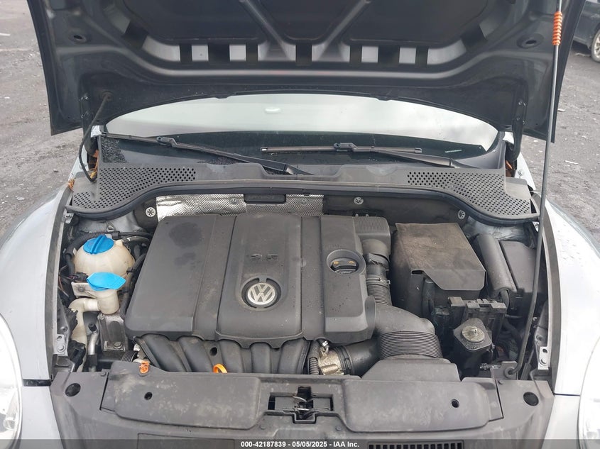 2012 VOLKSWAGEN BEETLE VIN: 3VWFP7AT2CM640328