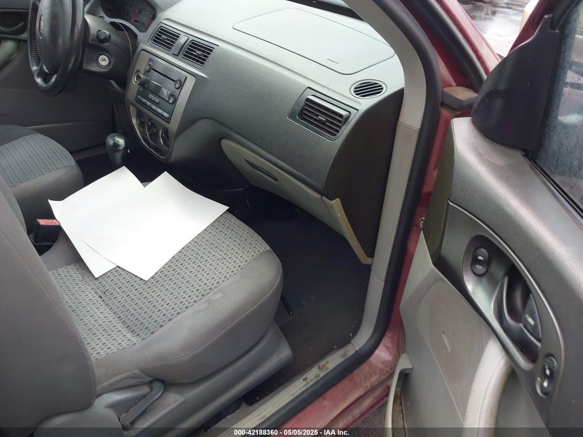 2006 FORD FOCUS VIN: 1FAFP34N66W239691