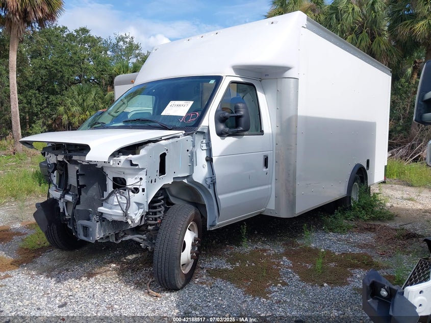 1FDWE3FN1RDD45815 2024 FORD ECONOLINE photo no. 2