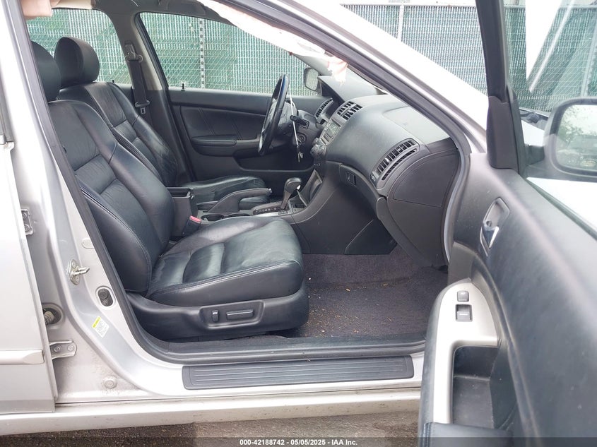 2006 HONDA ACCORD VIN: 1HGCM66526A026403