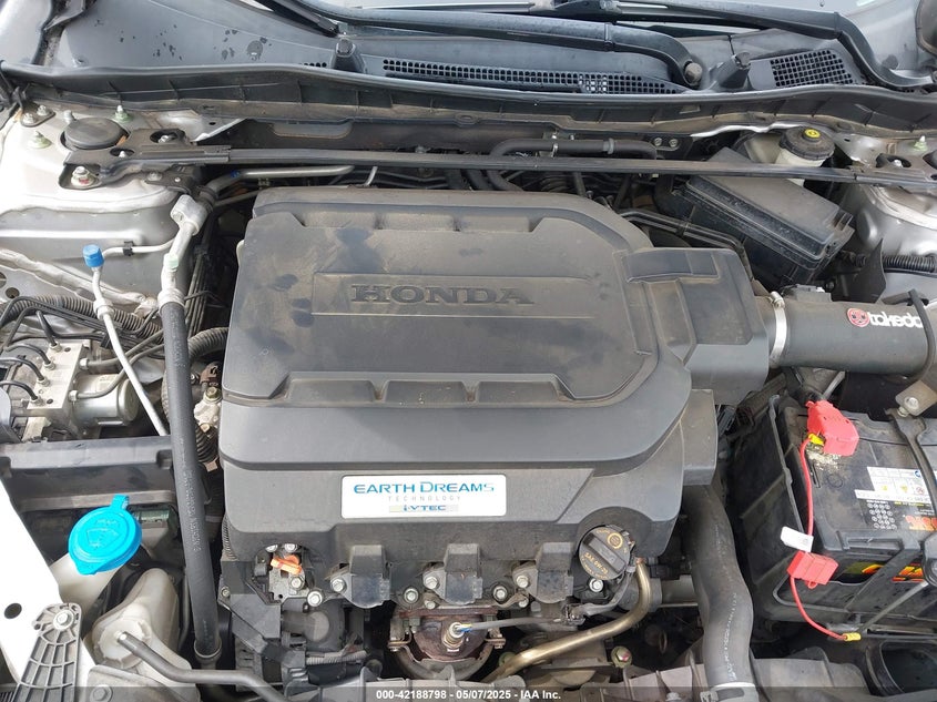 2013 HONDA ACCORD VIN: 1HGCR3F98DA036756