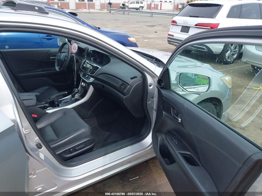 2013 HONDA ACCORD VIN: 1HGCR3F98DA036756