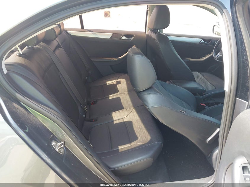 2013 VOLKSWAGEN JETTA VIN: 3VWDP7AJ7DM405611