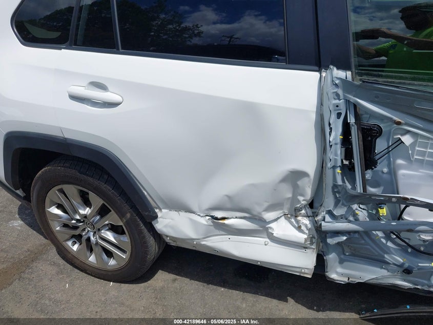 2020 TOYOTA RAV4 XLE PREMIUM - JTMA1RFV3LD055015