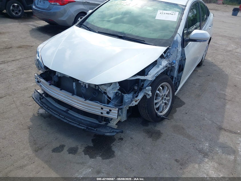2022 TOYOTA PRIUS VIN: JTDKAMFU1N3162636