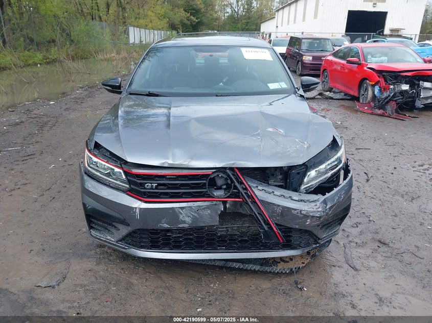 2018 VOLKSWAGEN PASSAT VIN: 1VWJM7A37JC040728