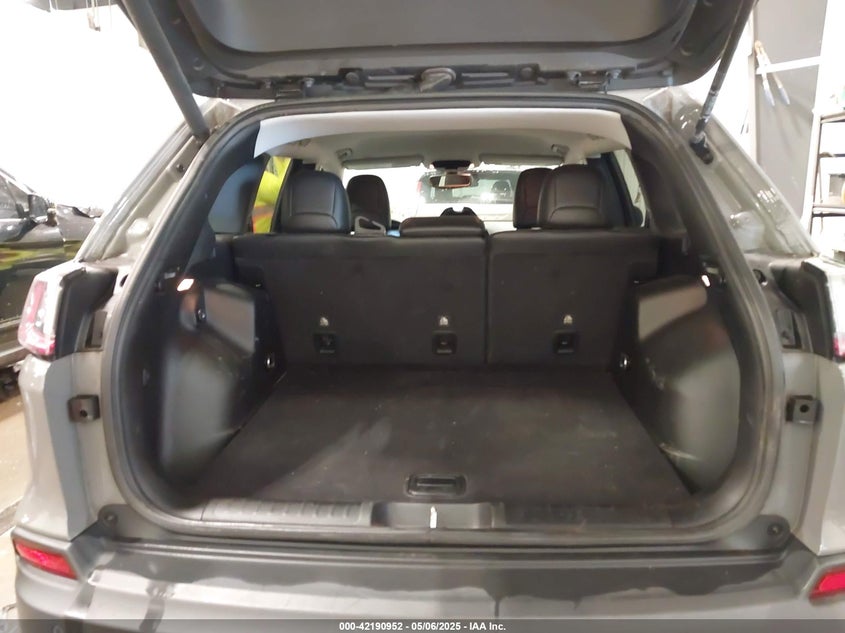 2019 JEEP CHEROKEE VIN: 1C4PJMDXXKD350693