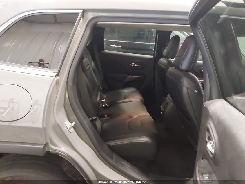 2019 JEEP CHEROKEE VIN: 1C4PJMDXXKD350693