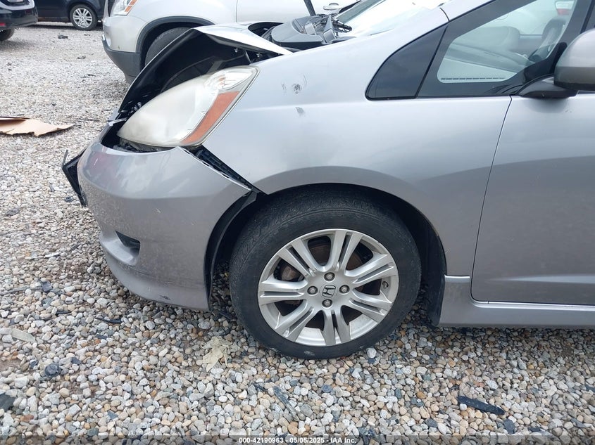 2009 HONDA FIT VIN: JHMGE87479S012637