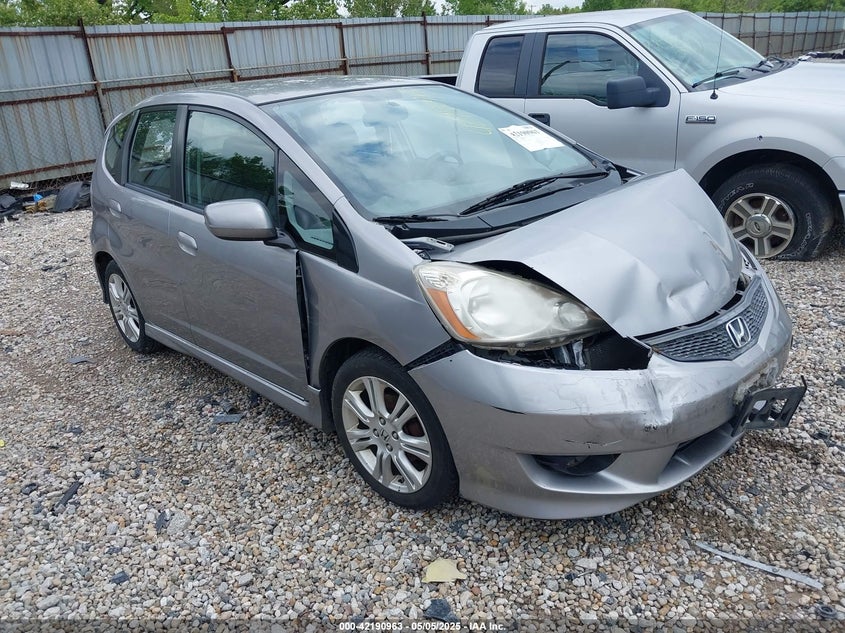2009 HONDA FIT VIN: JHMGE87479S012637