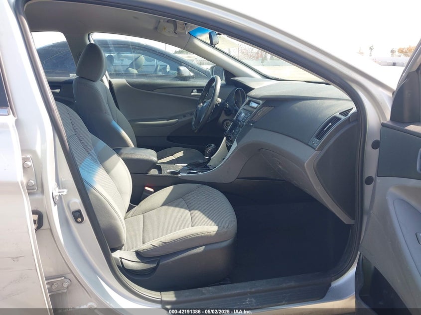 2011 HYUNDAI SONATA VIN: 5NPEB4AC3BH106447