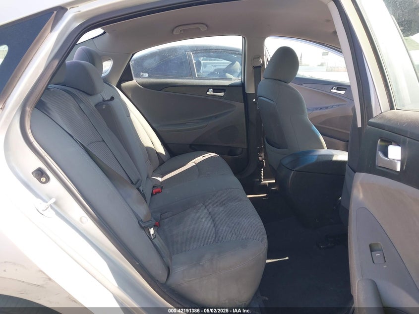 2011 HYUNDAI SONATA VIN: 5NPEB4AC3BH106447