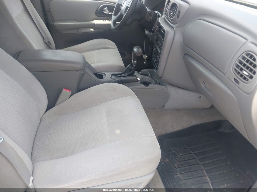 2008 CHEVROLET TRAILBLAZER VIN: 1GNDT13S482124145