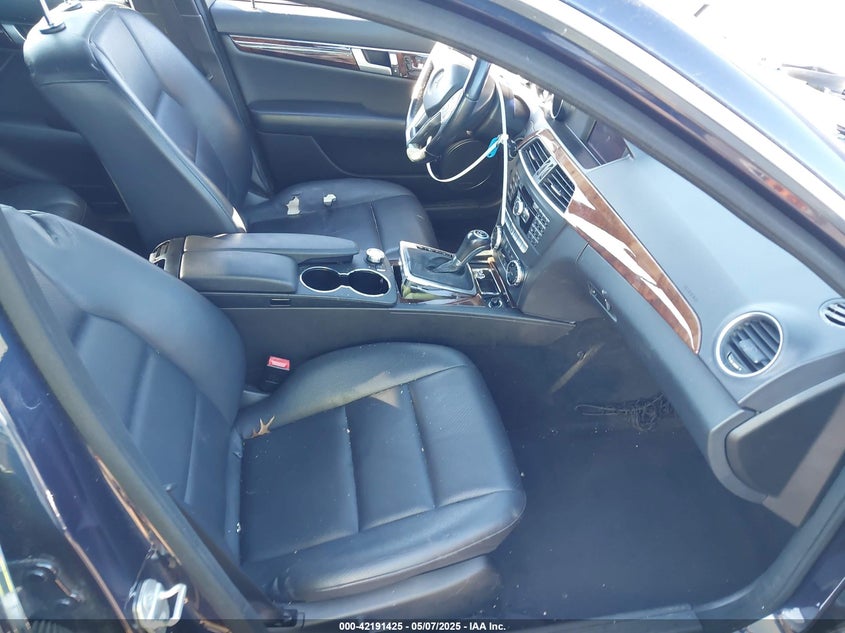 2012 MERCEDES-BENZ C VIN: WDDGF8BB4CA618047