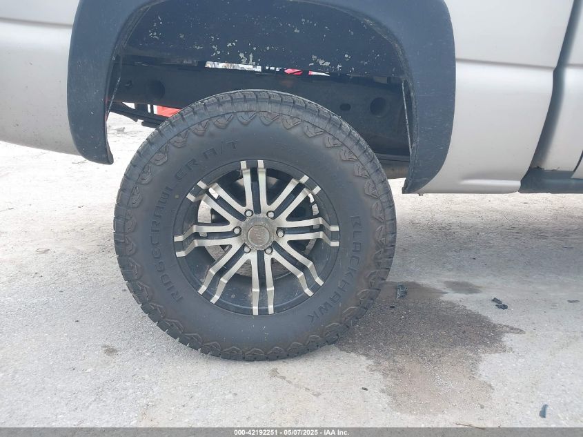 2004 Chevrolet Silverado 1500 Z71 VIN: 2GCEK13T741369203 Lot: 42192251