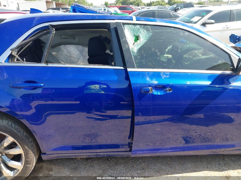 2020 Chrysler 300 Touring VIN: 2C3CCAAG6LH239157 Lot: 42192533