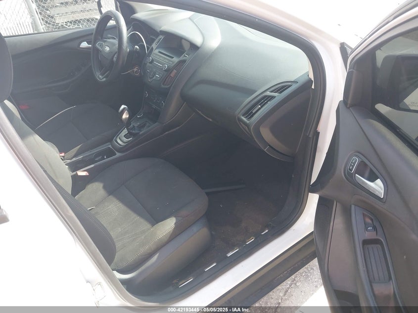 2015 FORD FOCUS VIN: 1FADP3K28FL223431