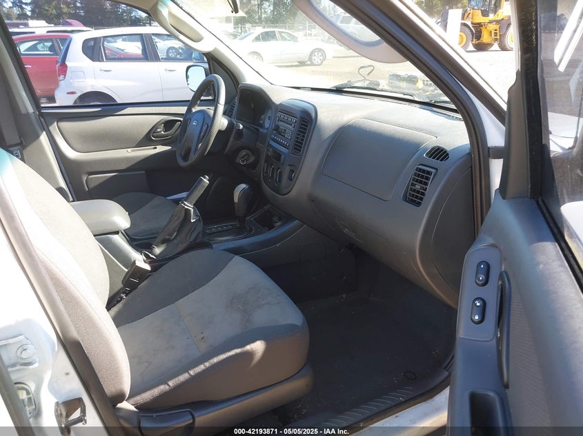 2007 FORD ESCAPE VIN: 1FMYU02Z57KA15736