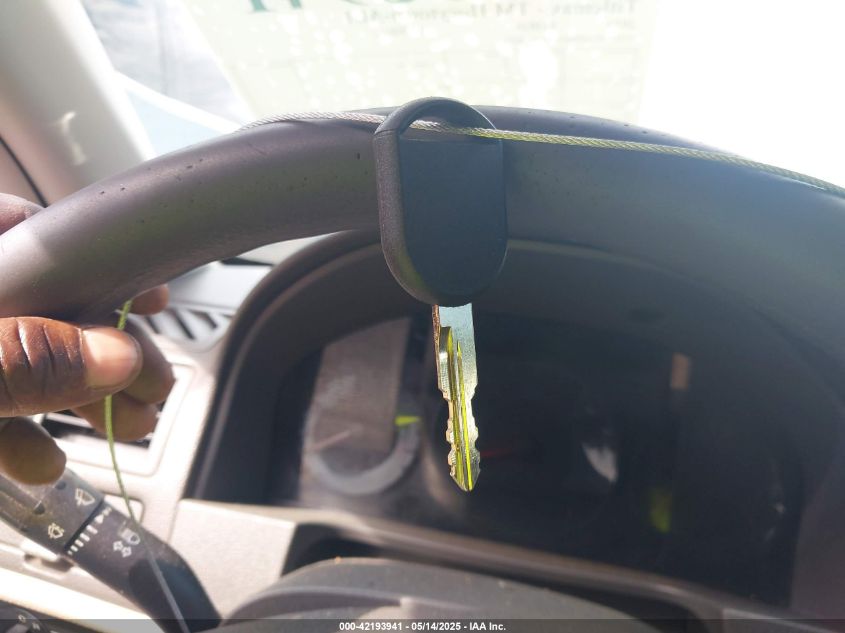 2011 Ford Fusion Se VIN: 3FAHP0HA4BR230015 Lot: 42193941