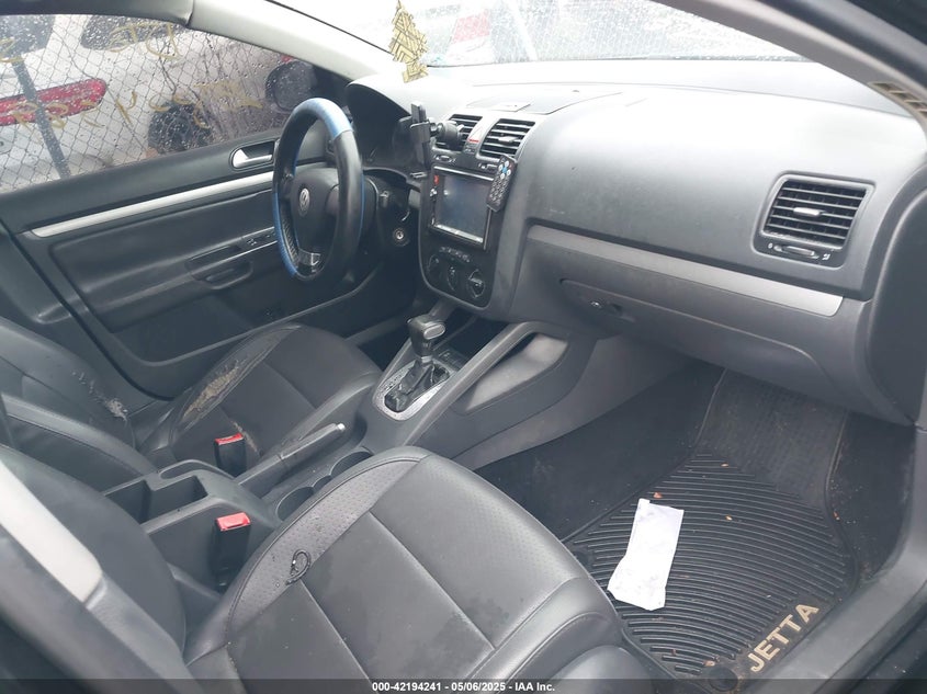 2008 VOLKSWAGEN JETTA auction photo 5