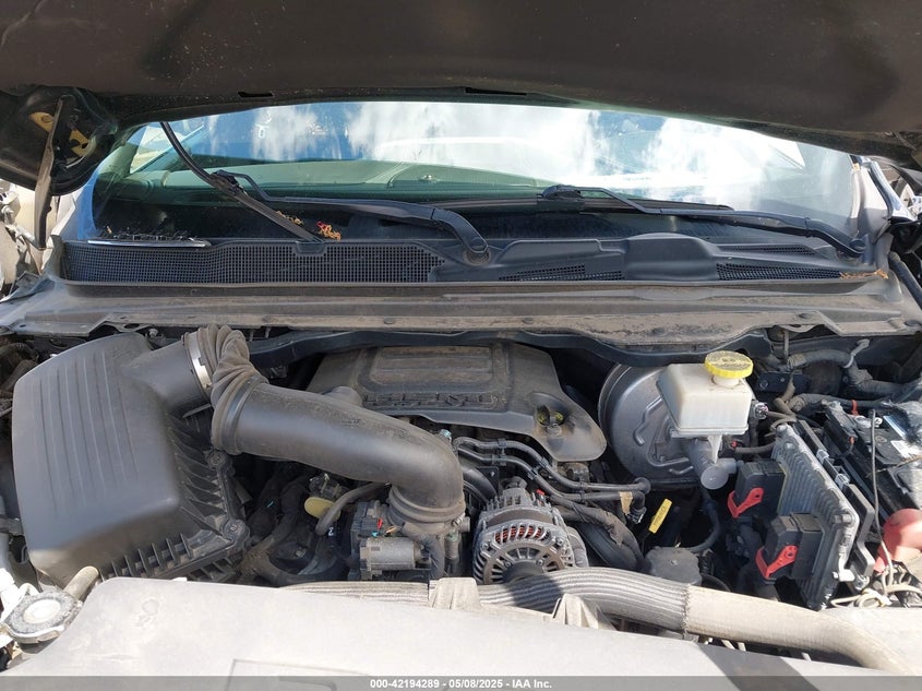 2019 RAM 1500 LIMITED  4X4 5'7 BOX - 1C6SRFHT4KN512177