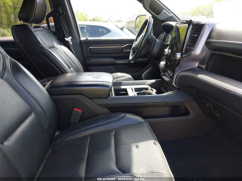 2019 RAM 1500 LIMITED  4X4 5'7 BOX - 1C6SRFHT4KN512177