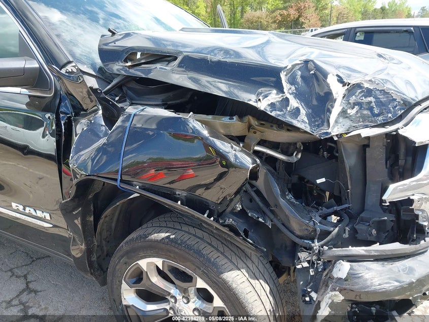 2019 RAM 1500 LIMITED  4X4 5'7 BOX - 1C6SRFHT4KN512177