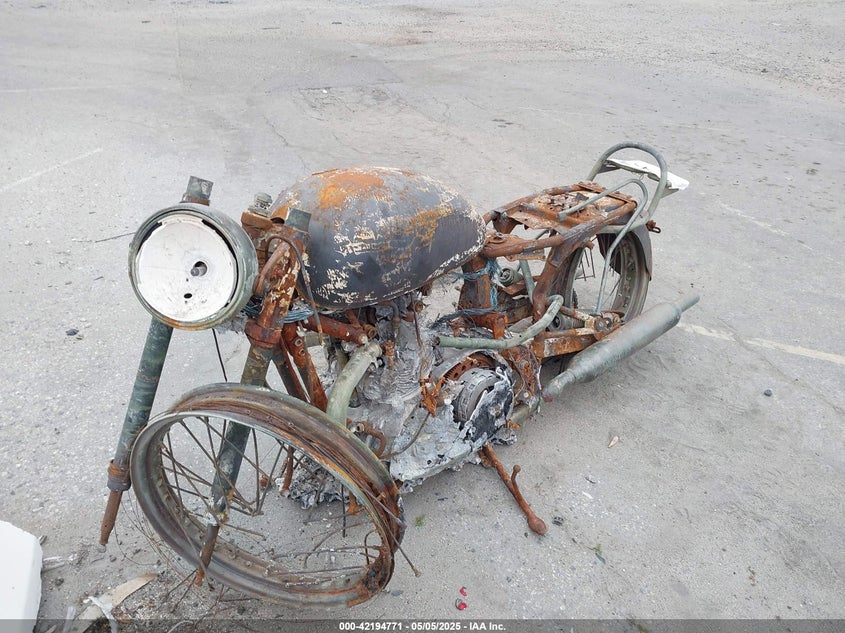 2011 TRIUMPH MOTORCYCLE BONNEVILLE T/100 - SMT910K18BT468166