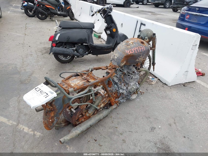 2011 TRIUMPH MOTORCYCLE BONNEVILLE T/100 - SMT910K18BT468166