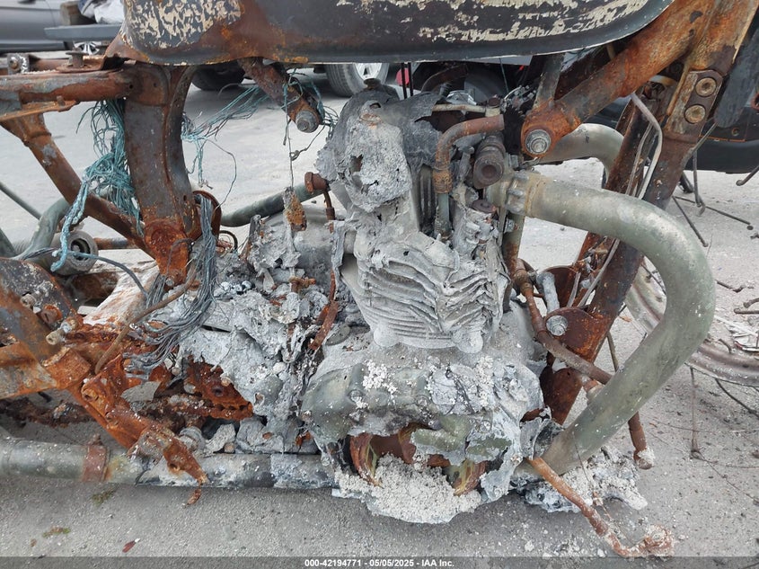 2011 TRIUMPH MOTORCYCLE BONNEVILLE T/100 - SMT910K18BT468166