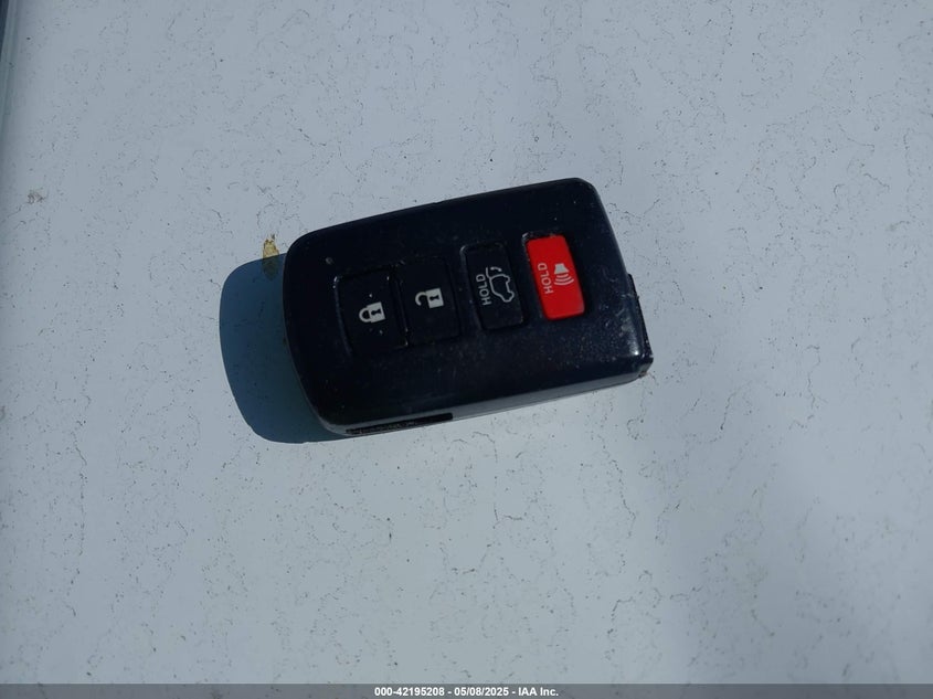 2017 TOYOTA RAV4 HYBRID XLE - JTMRJREV8HD113115