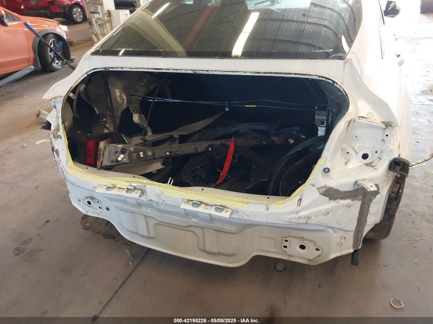 2022 HYUNDAI ELANTRA VIN: 5NPLS4AG9NH054627